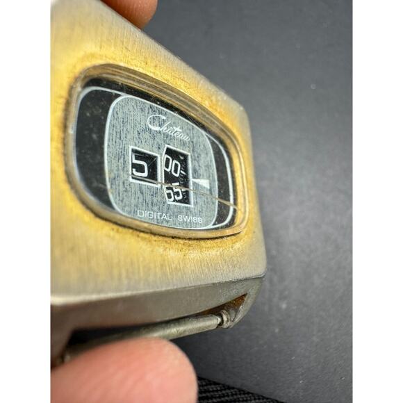Vintage C1976 Chateau Digital Swiss Watch Jump Hour Gold & Silver Tone No Band main image 4